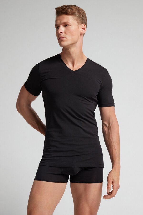 Tricou Intimissimi Stretch Superior Cotton V-Neck Barbati Negrii | HCNELS-173